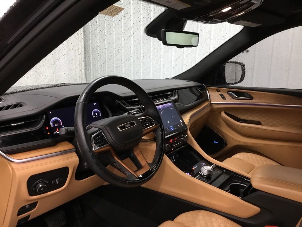 Used 2023 Jeep Grand Cherokee L Summit image 11