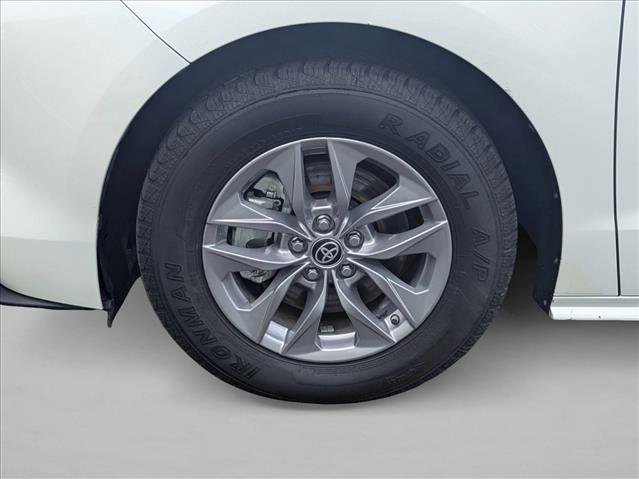 Used 2024 Toyota Sienna LE image 23