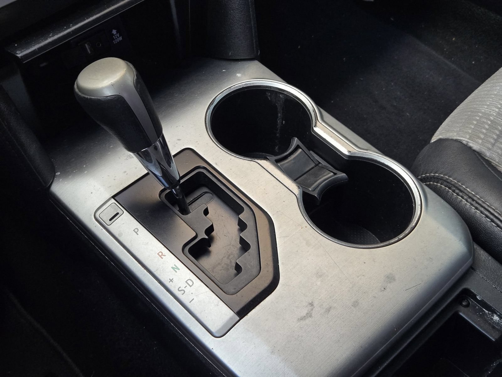 Used 2014 Toyota Camry SE FWD image 18