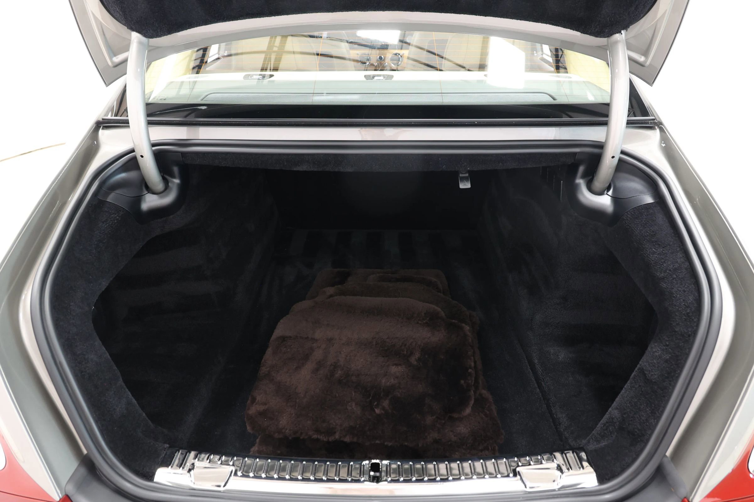 Used 2022 Rolls-Royce Ghost w/ Ghost Package image 81