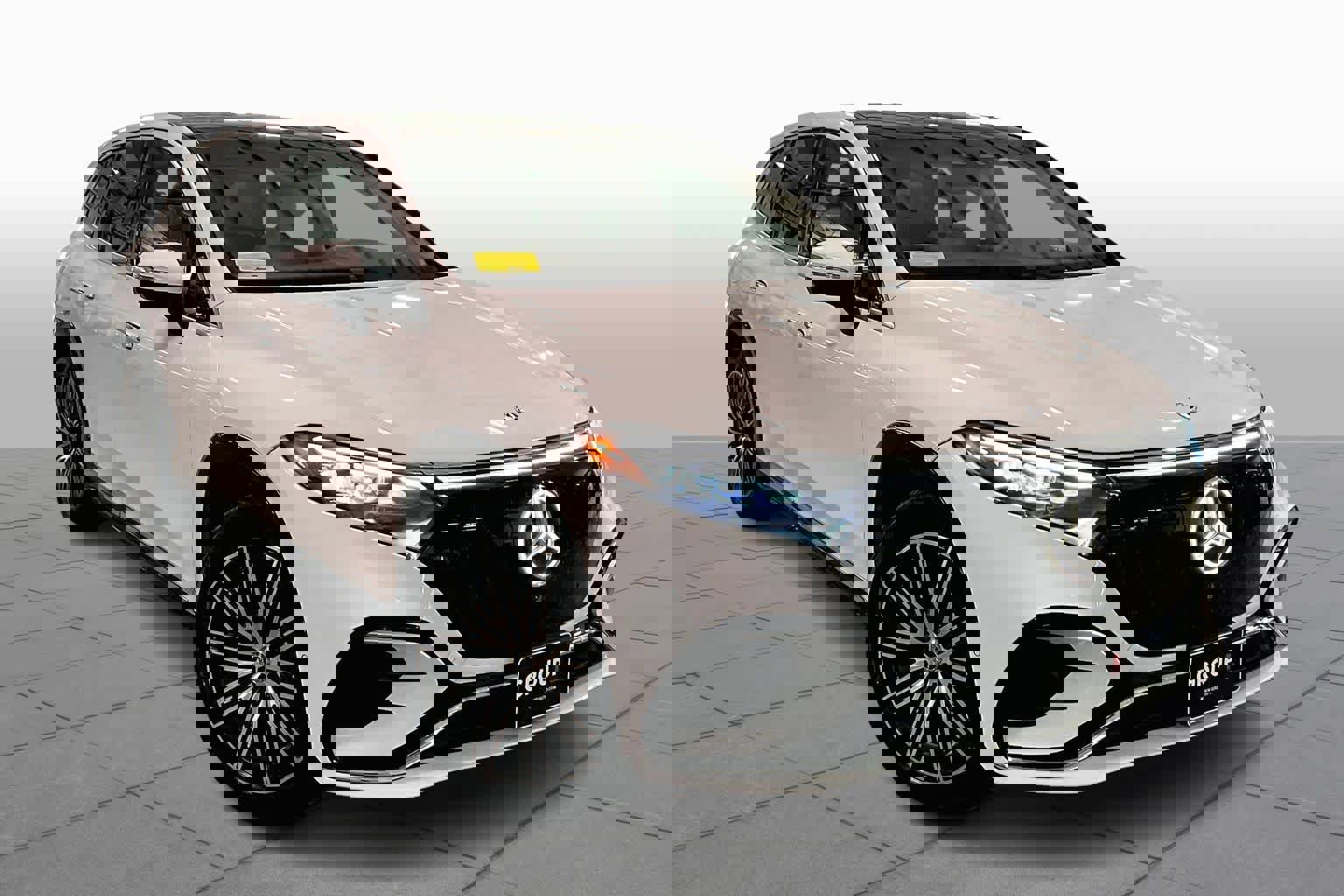 Used 2023 Mercedes-Benz EQS 580 4MATIC SUV image 2