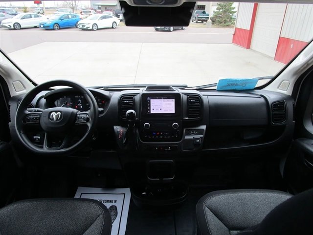 Used 2025 RAM ProMaster 2500 w/ Convenience Group image 12