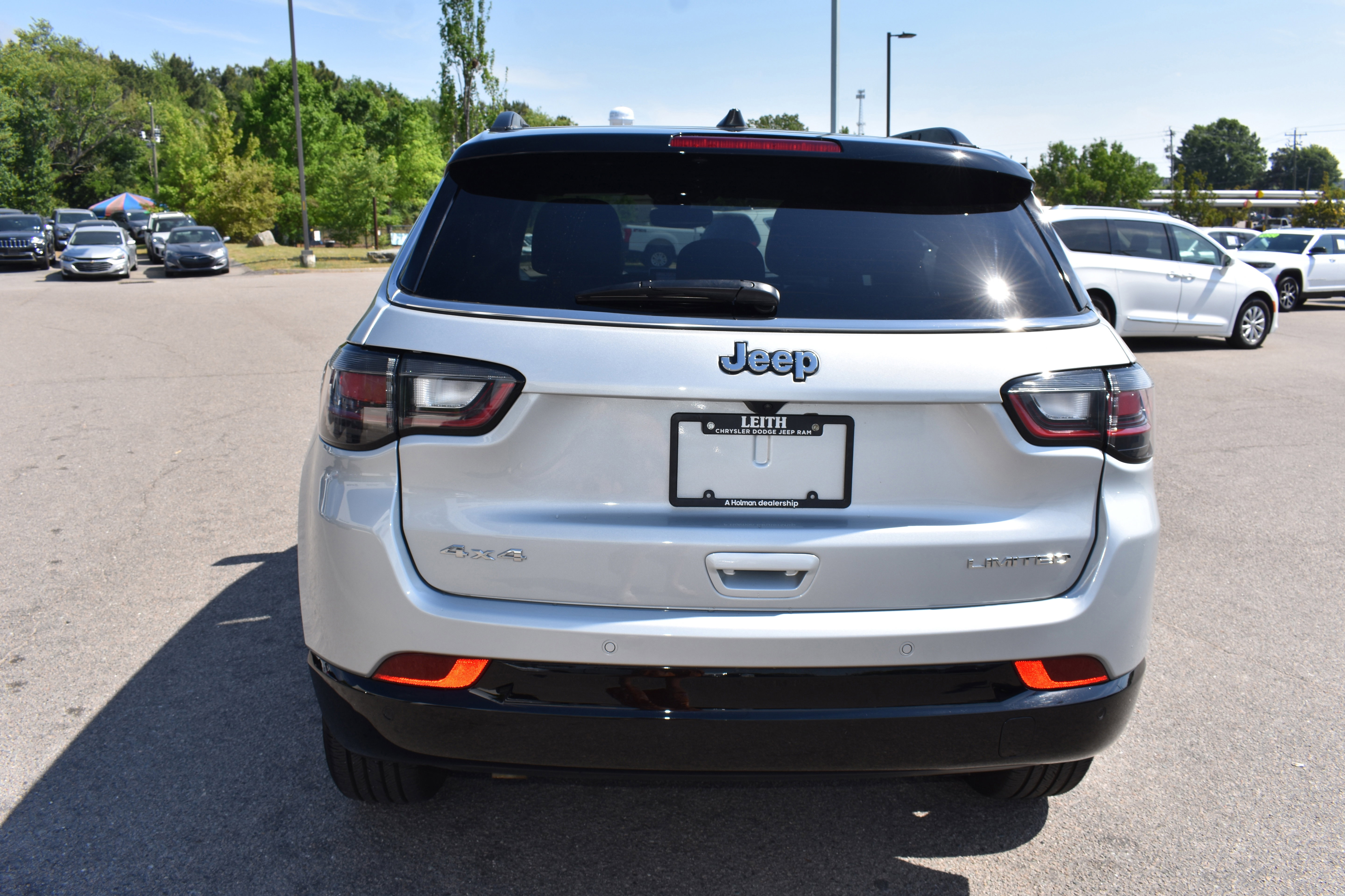 Used 2025 Jeep Compass Limited w/ Elite Group image 8