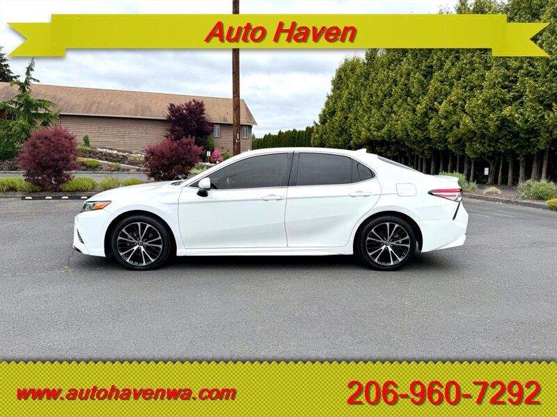 Used 2019 Toyota Camry SE FWD image 7