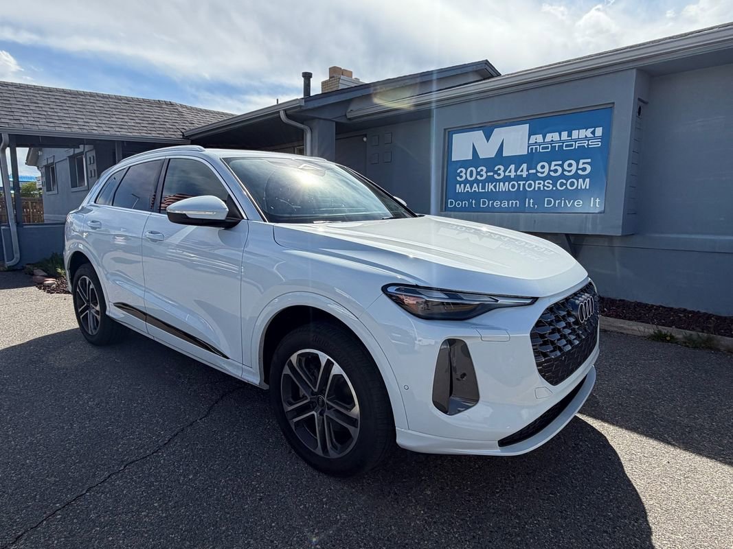 Used 2025 Audi Q5 Premium w/ Convenience Package AWD/4WD image 1