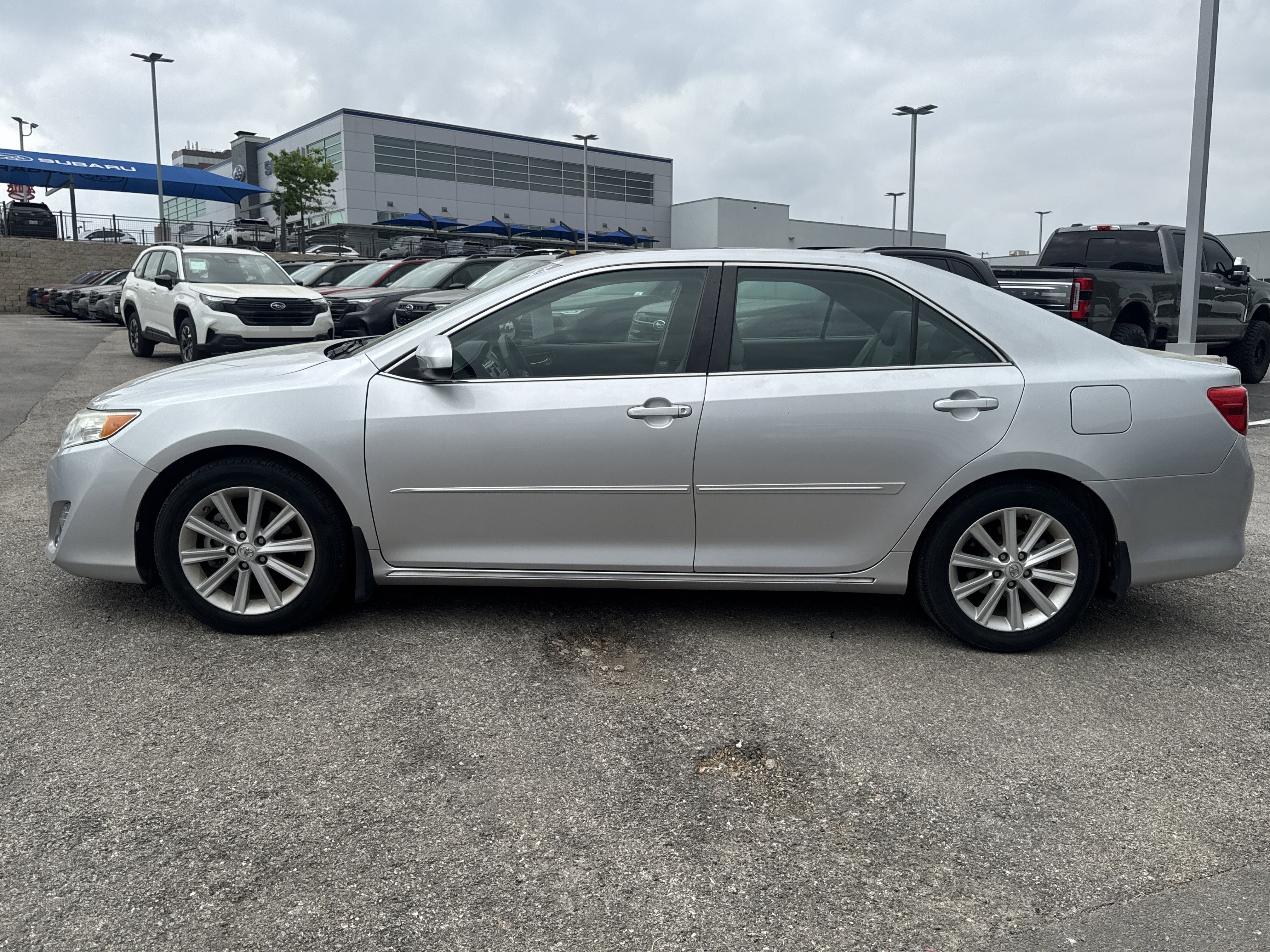 Used 2014 Toyota Camry XLE w/ Convenience Package image 6