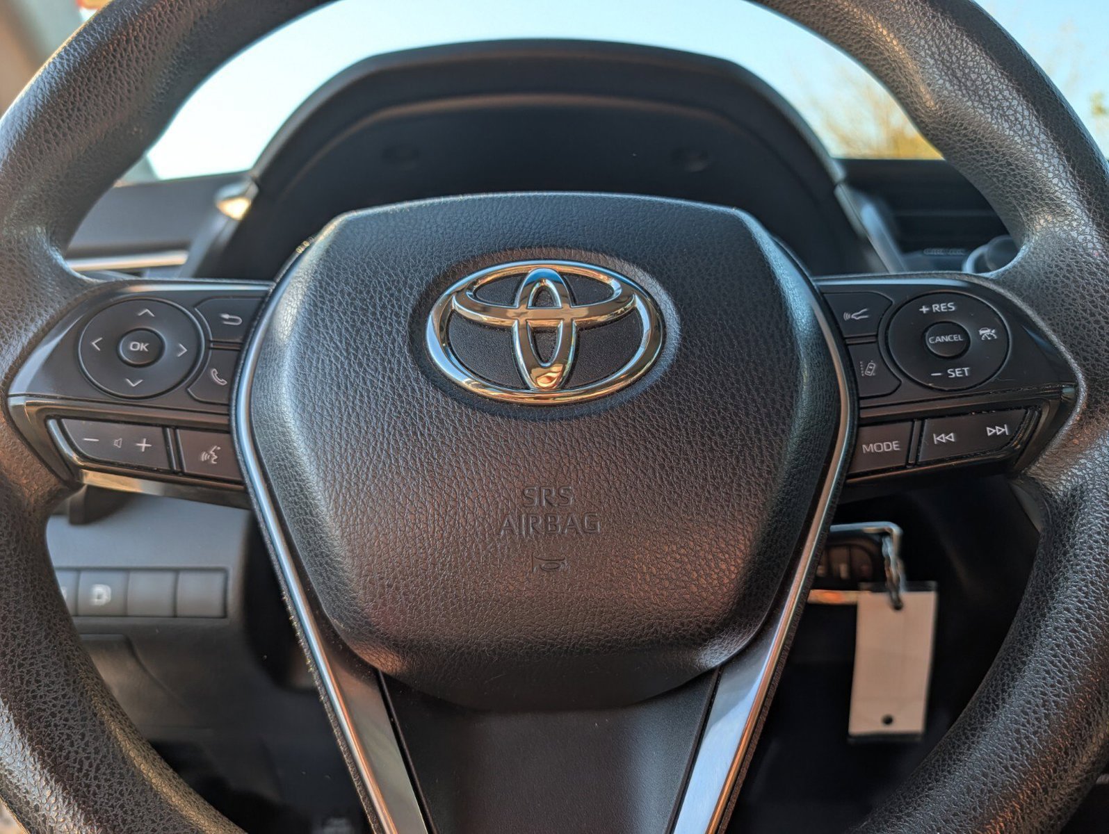 Used 2018 Toyota Camry LE FWD image 27