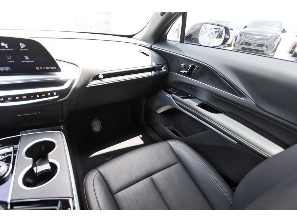 Used 2024 Cadillac Lyriq Sport w/ LPO, Floor Liner Package AWD/4WD image 10