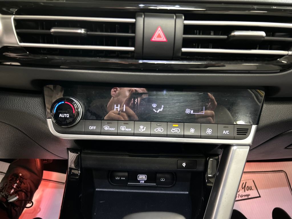 Used 2023 Kia Seltos SX w/ SX Sunroof Package image 17