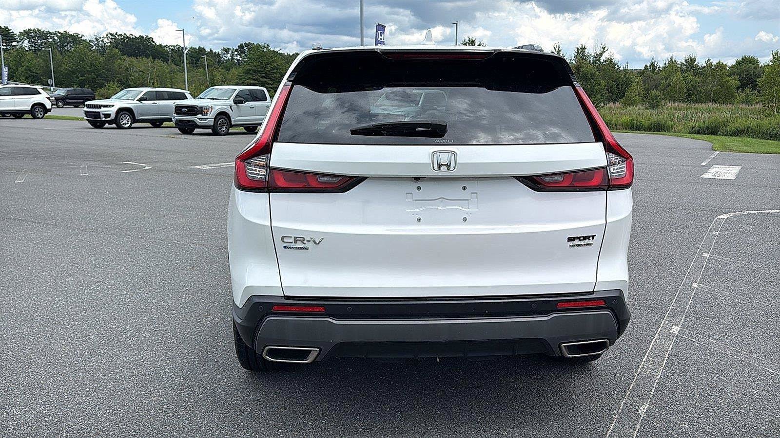 Used 2024 Honda CR-V Sport Touring image 8