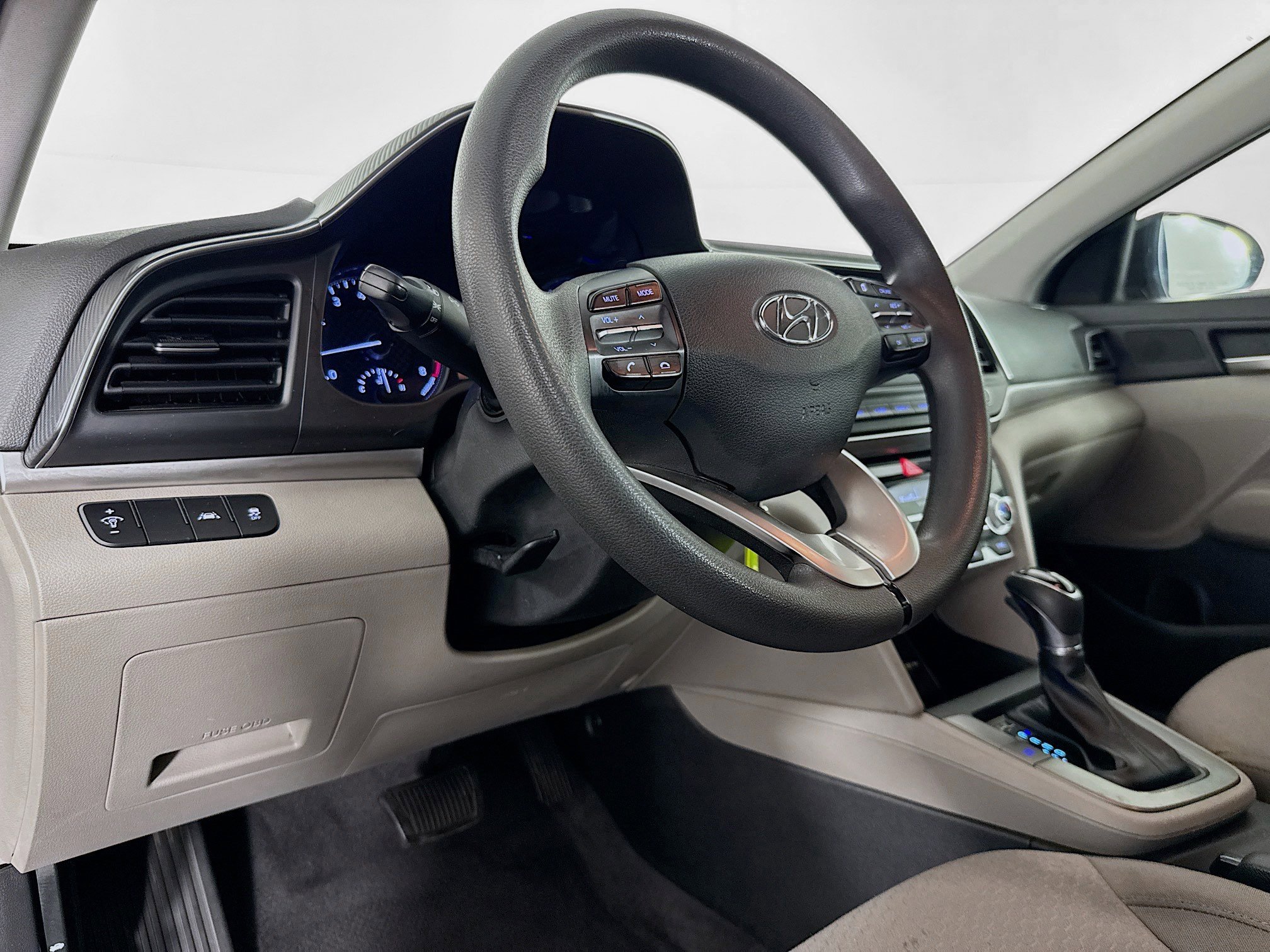 Used 2020 Hyundai Elantra SE image 21