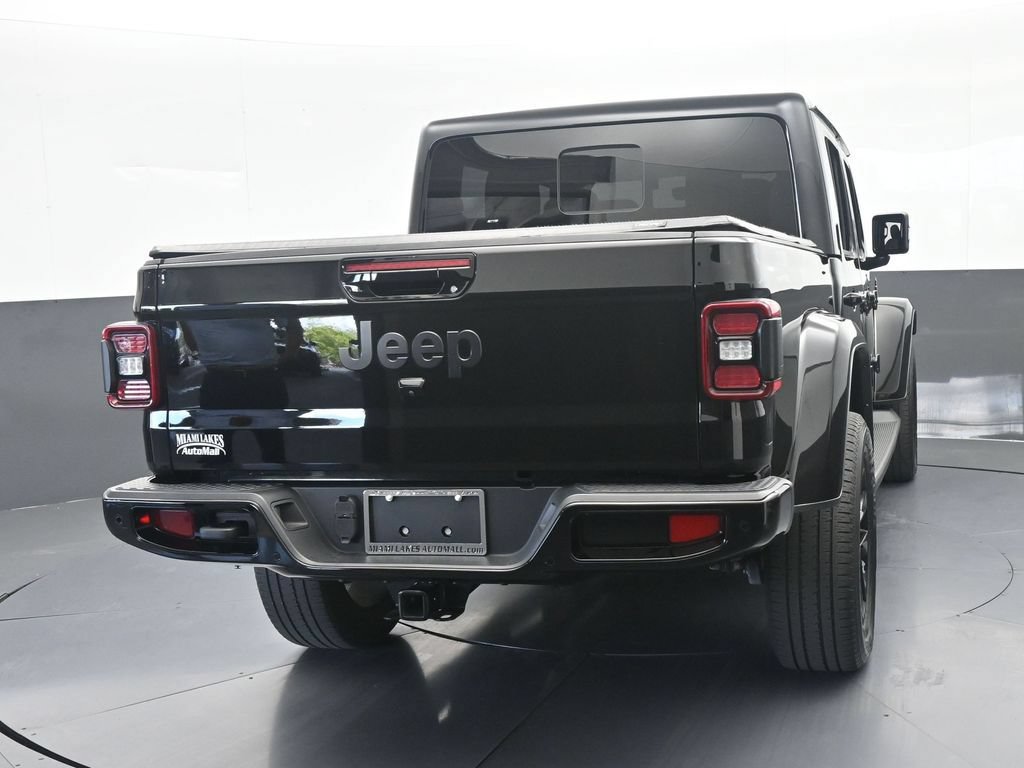 Used 2023 Jeep Gladiator Overland AWD/4WD image 5