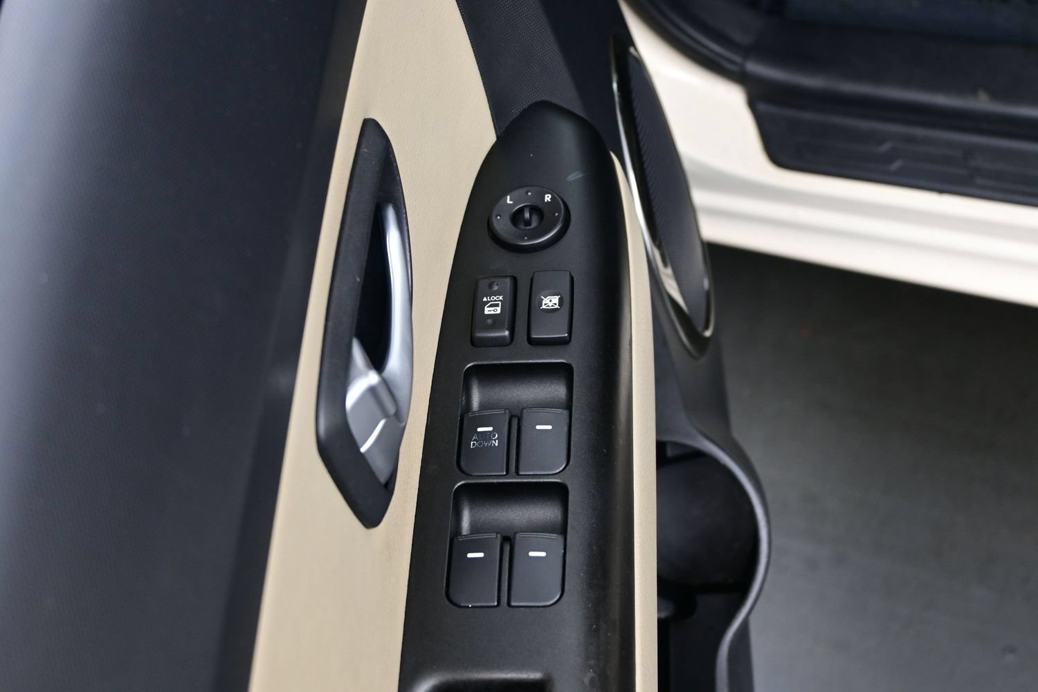 Used 2012 Kia Soul ! FWD image 10