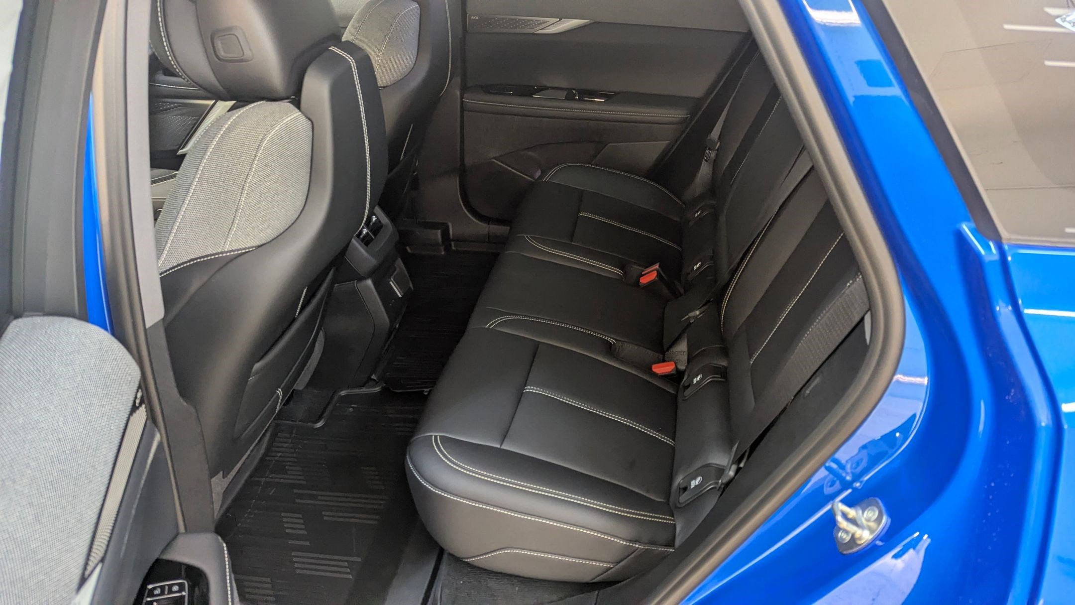 New 2026 Cadillac Optiq Luxury 1 w/ LPO, Floor Liner Package AWD/4WD image 14