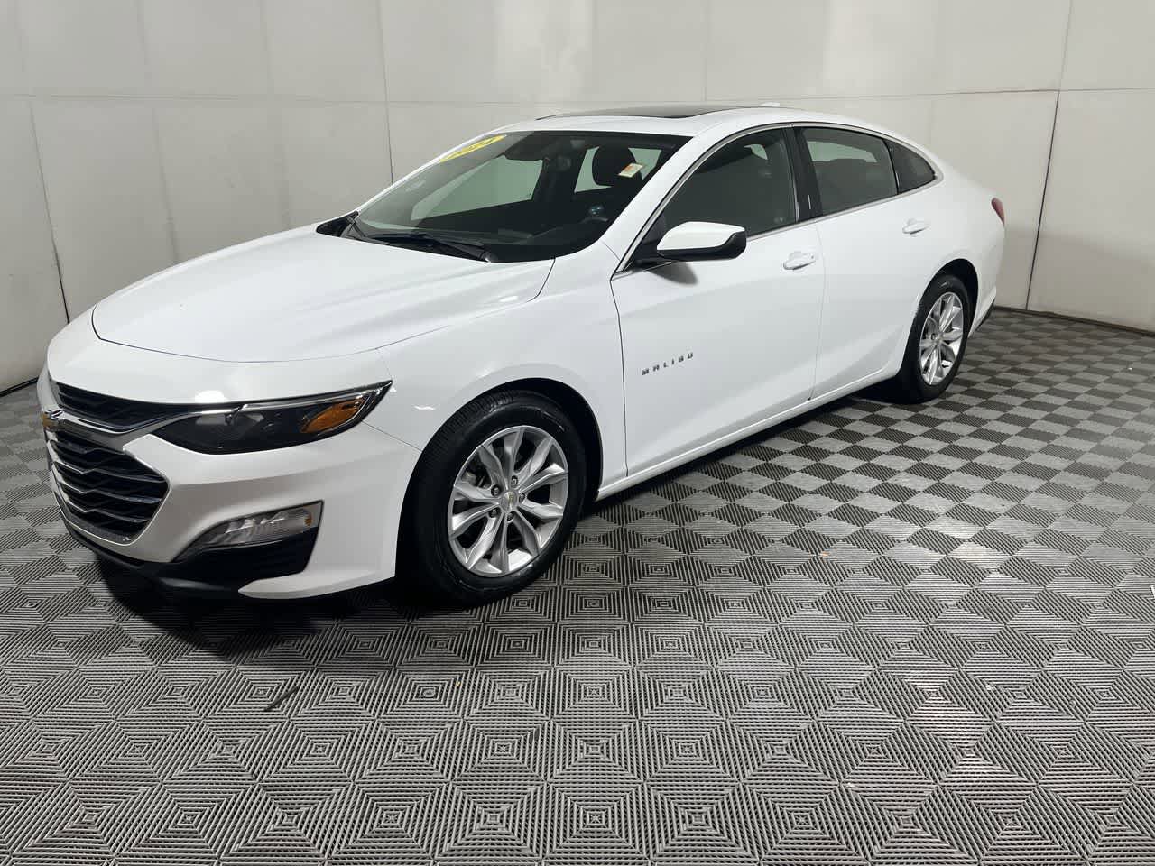 Used 2024 Chevrolet Malibu LT image 4