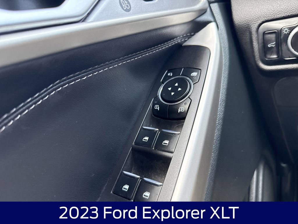 Used 2023 Ford Explorer XLT w/ Equipment Group 202A AWD/4WD image 29