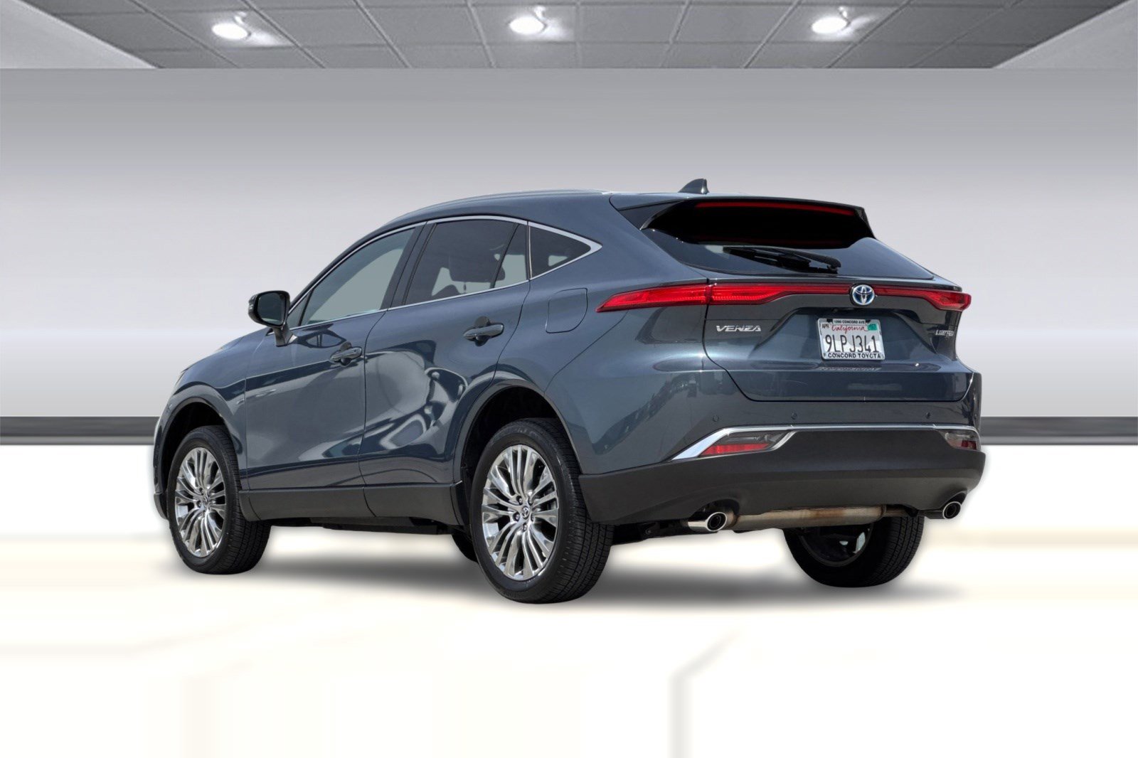 Certified 2024 Toyota Venza Limited AWD/4WD image 7