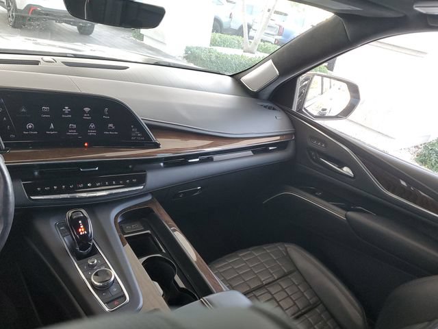 Used 2023 Cadillac Escalade Sport Platinum w/ LPO, ONYX Package AWD/4WD image 16