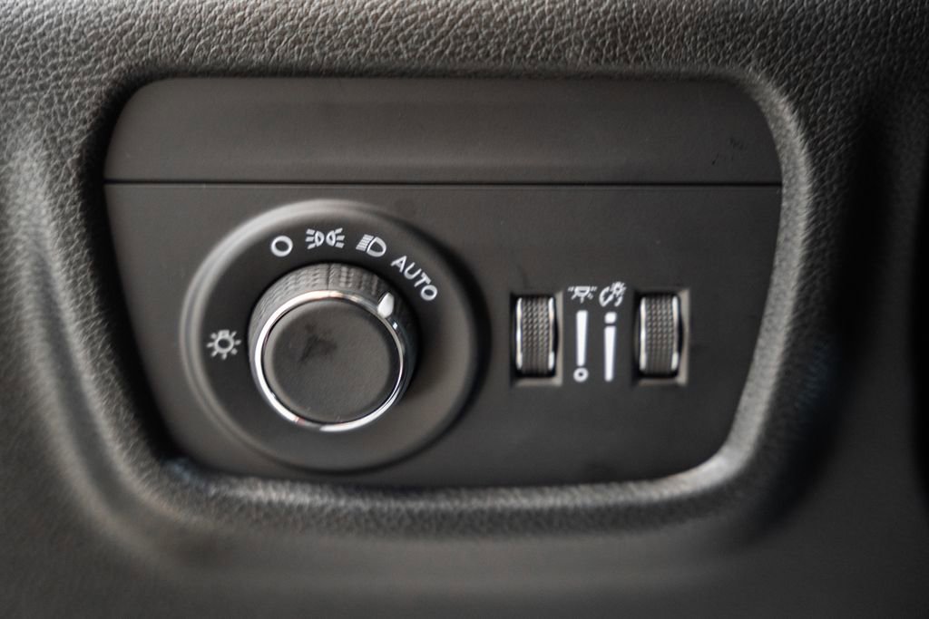 New 2025 Jeep Grand Cherokee Laredo X w/ Luxury Tech Group I image 41