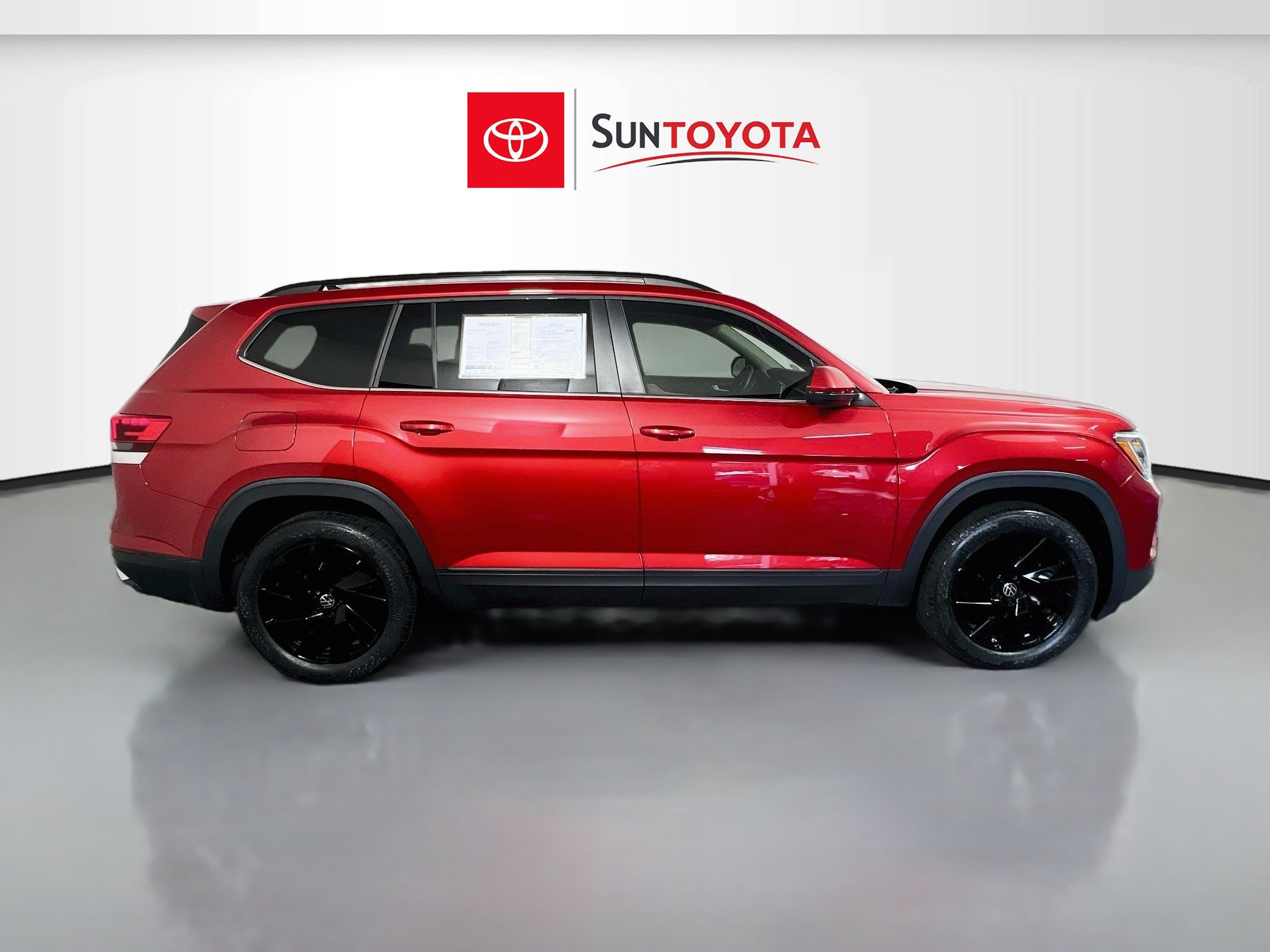 Used 2024 Volkswagen Atlas SE FWD image 2