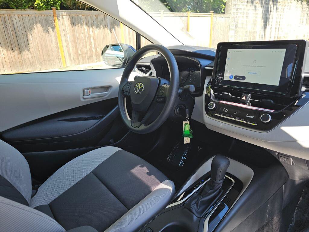 Used 2026 Toyota Corolla LE FWD image 10