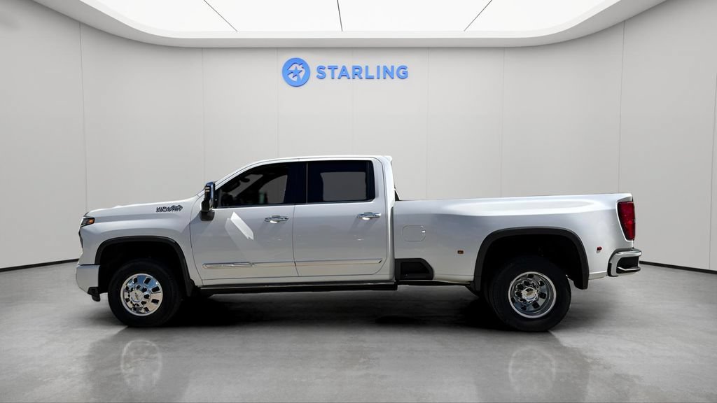Certified 2024 Chevrolet Silverado 3500 High Country w/ High Country Premium Package AWD/4WD image 4