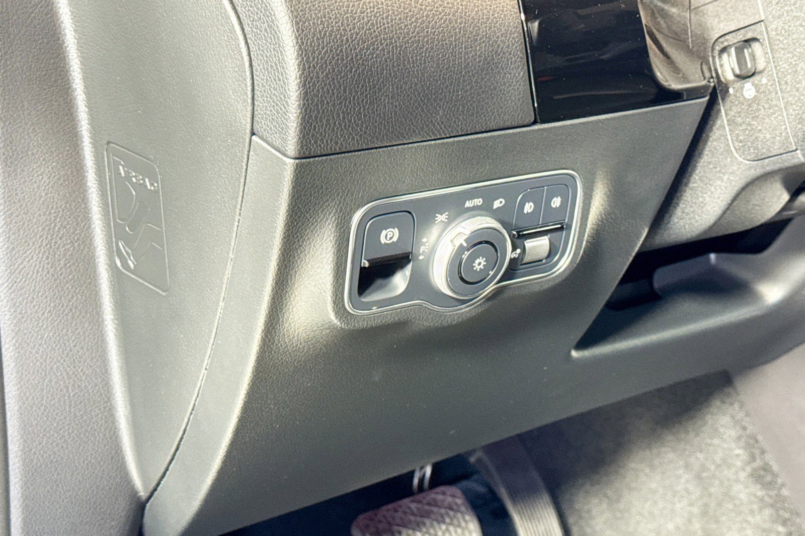 Certified 2023 Mercedes-Benz GLA 250 4MATIC w/ Premium Package image 10