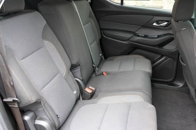 Used 2021 Chevrolet Traverse LS FWD image 17