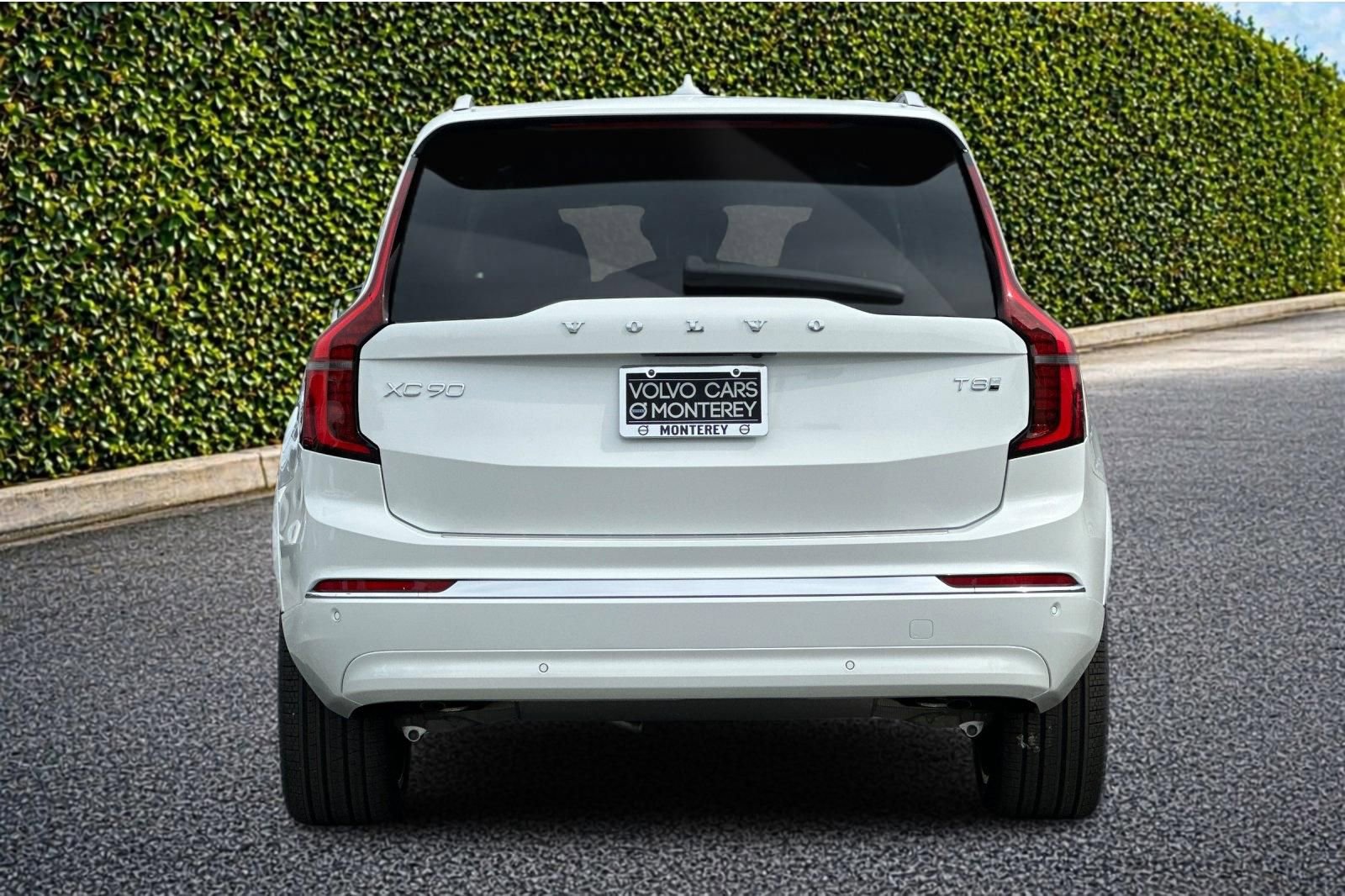 New 2025 Volvo XC90 T8 Plus w/ Protection Package Premier AWD/4WD image 5