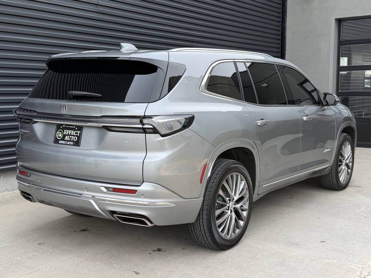 Used 2025 Buick Enclave Avenir w/ Trailering Package, 5000 lbs. AWD/4WD image 11