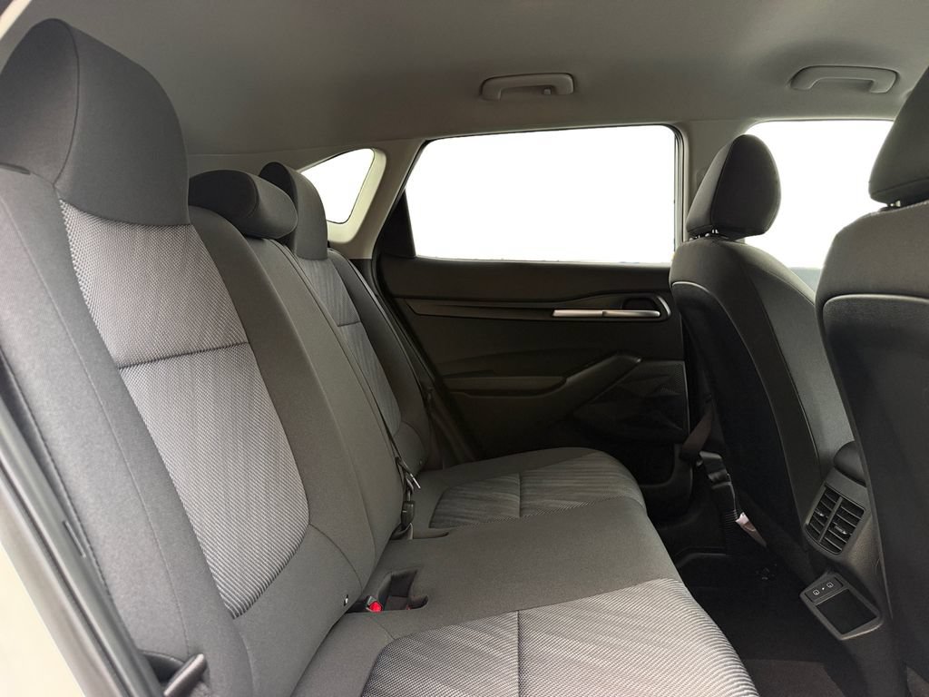Used 2026 Kia Seltos LX FWD image 28