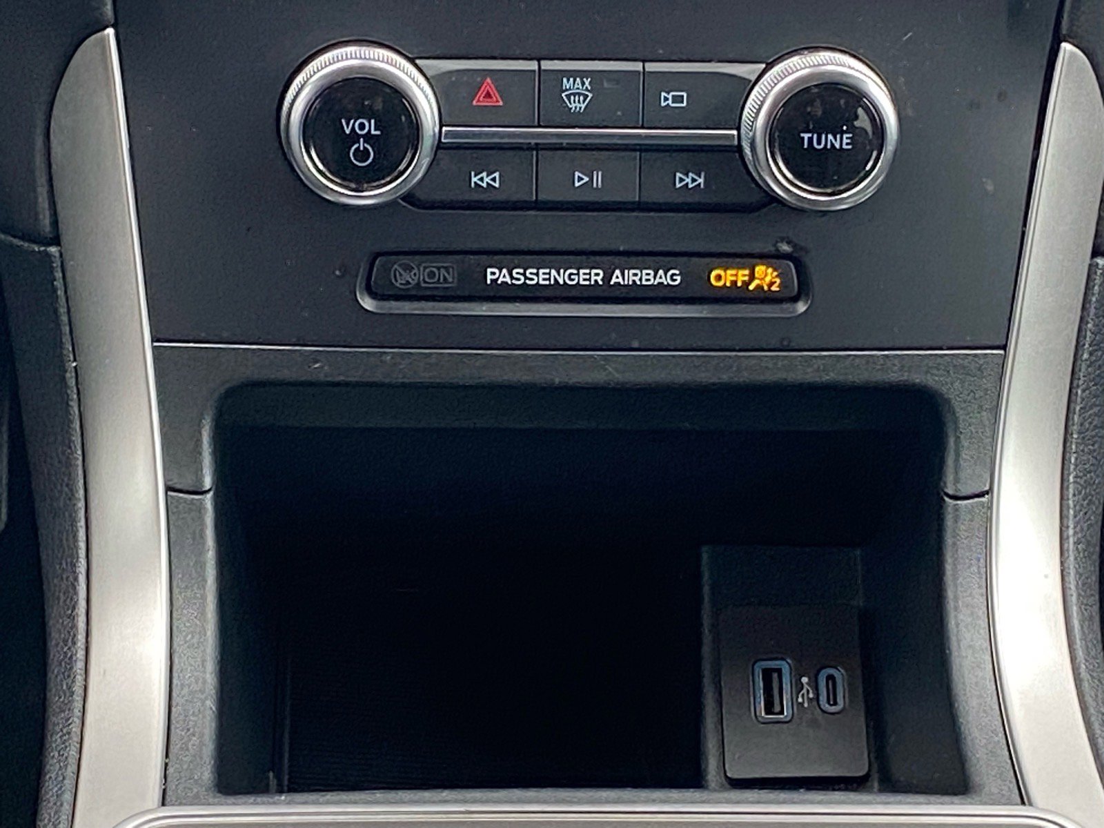 Certified 2024 Ford Edge SEL image 12