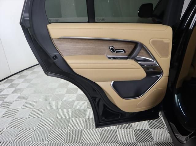 New 2025 Land Rover Range Rover SE image 27