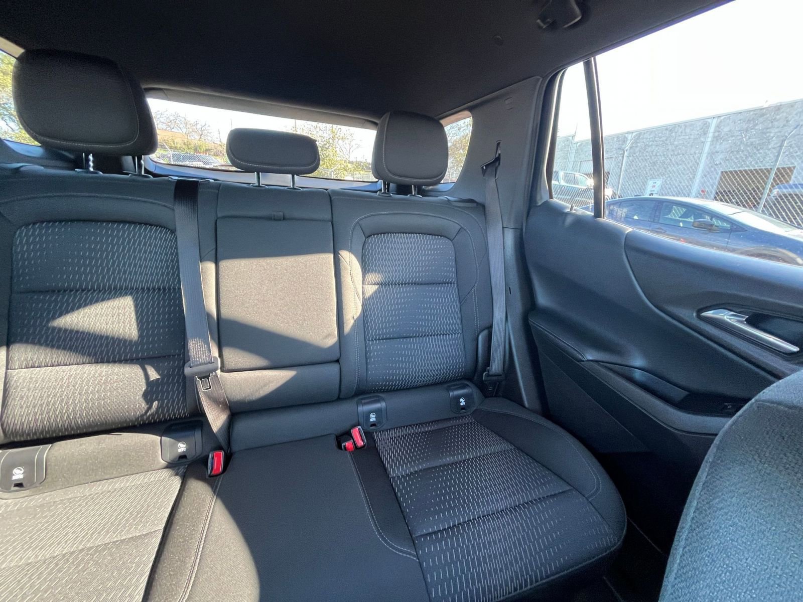 Used 2025 Chevrolet Equinox LT image 36