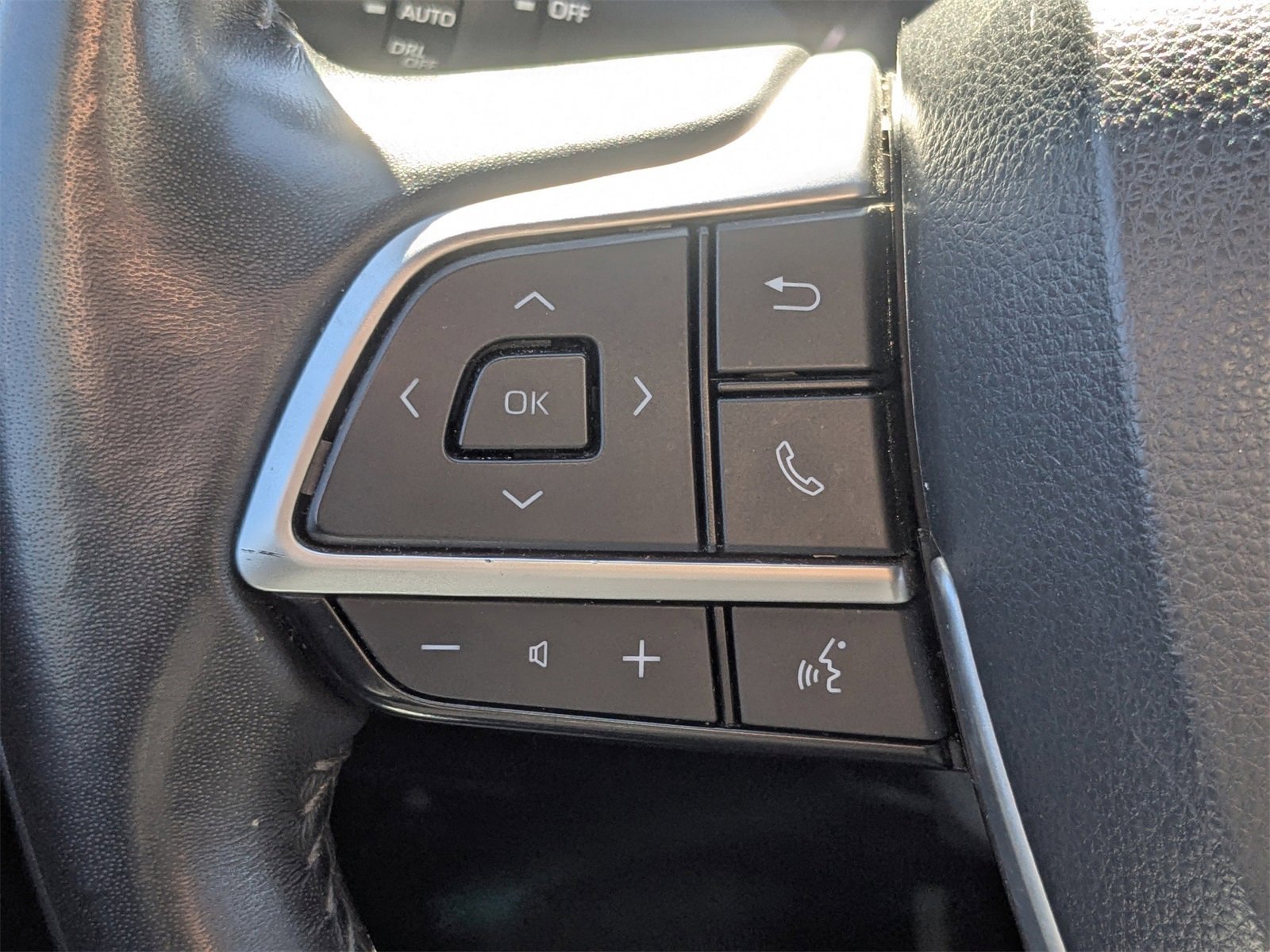 Used 2024 Toyota Highlander XLE image 29