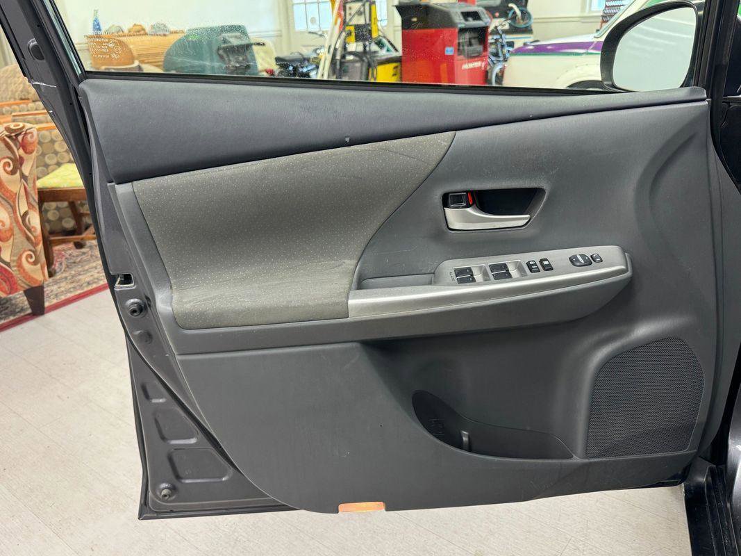 Used 2013 Toyota Prius V Two image 13