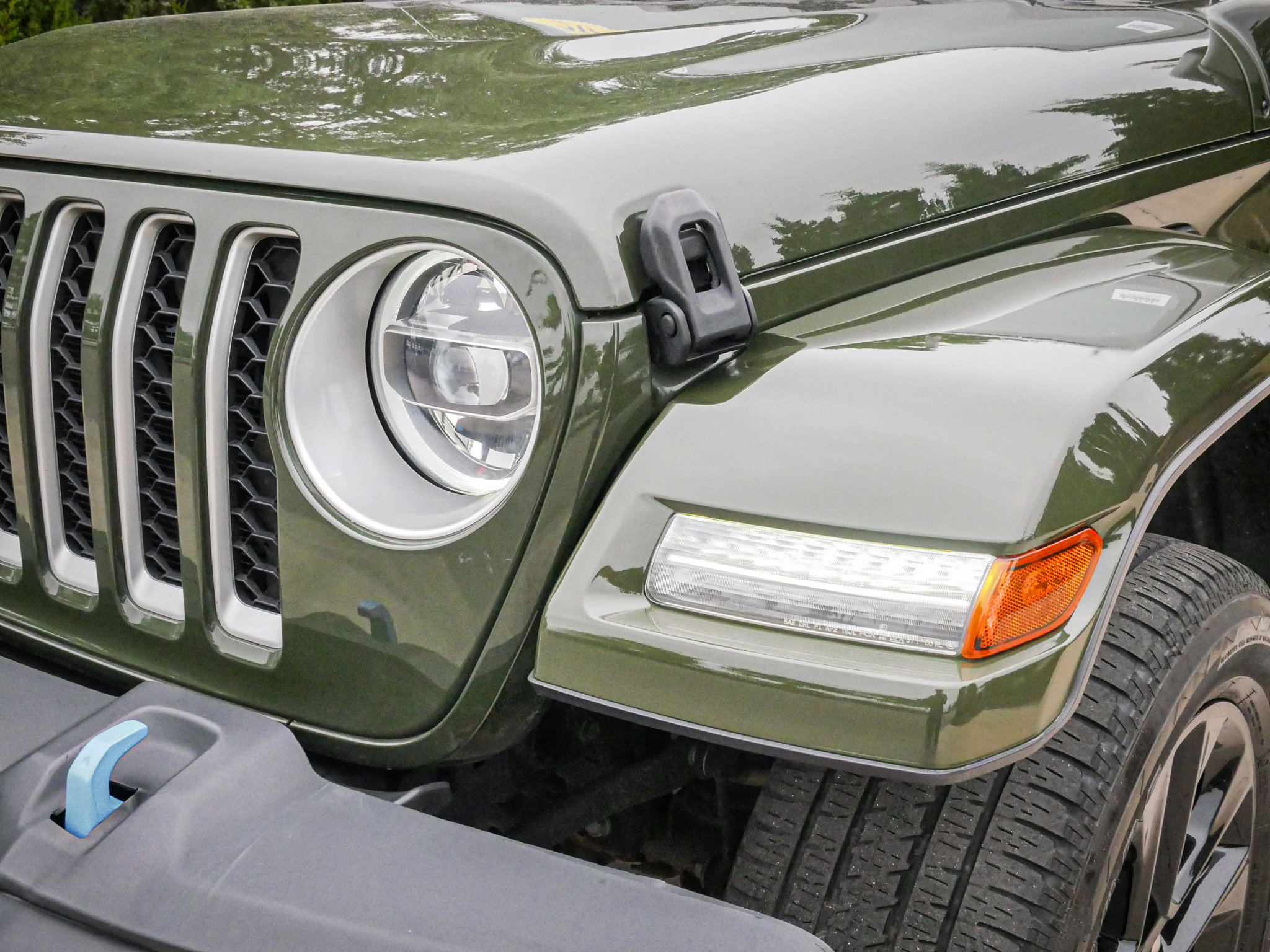 Used 2022 Jeep Wrangler Unlimited Sahara w/ Cold Weather Group AWD/4WD image 6