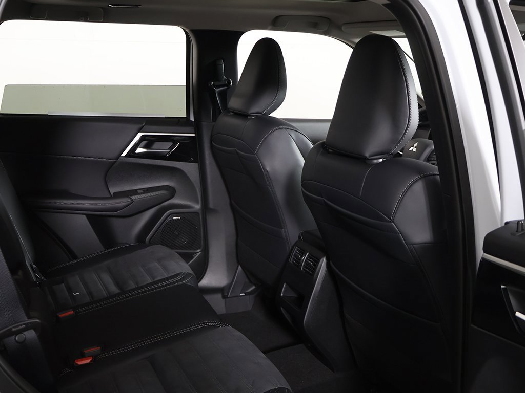 New 2026 Mitsubishi Outlander Trail Edition image 32