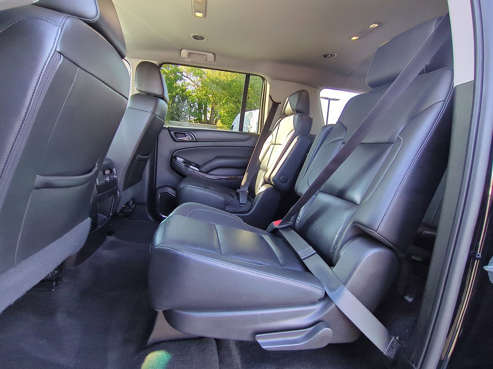 Used 2018 Chevrolet Suburban LT w/ Luxury Package image 23