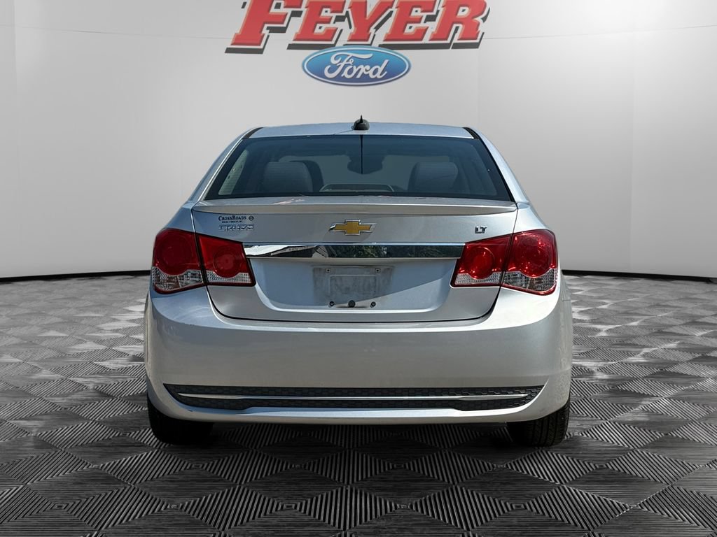 Used 2015 Chevrolet Cruze LT w/ Sun And Sound Package FWD image 4