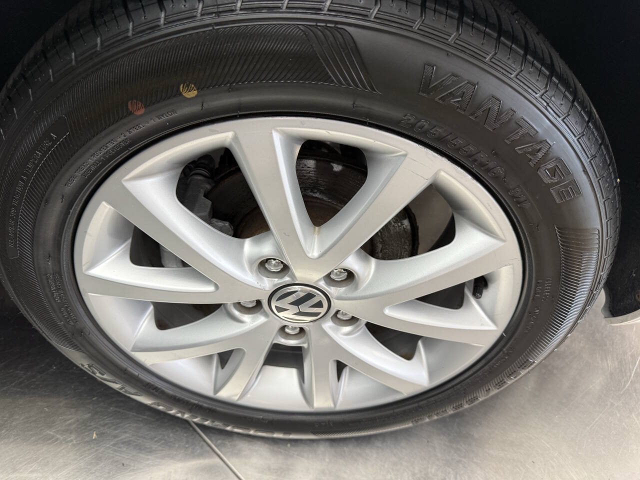 Used 2013 Volkswagen Jetta SE FWD image 25
