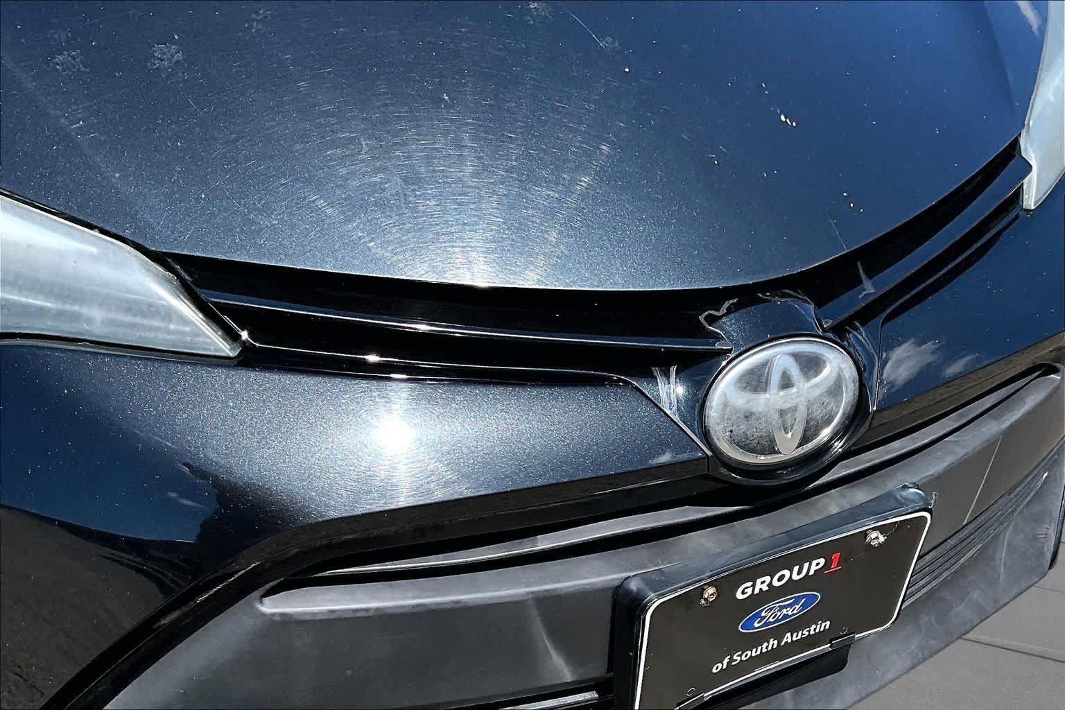 Used 2018 Toyota Corolla LE FWD image 30