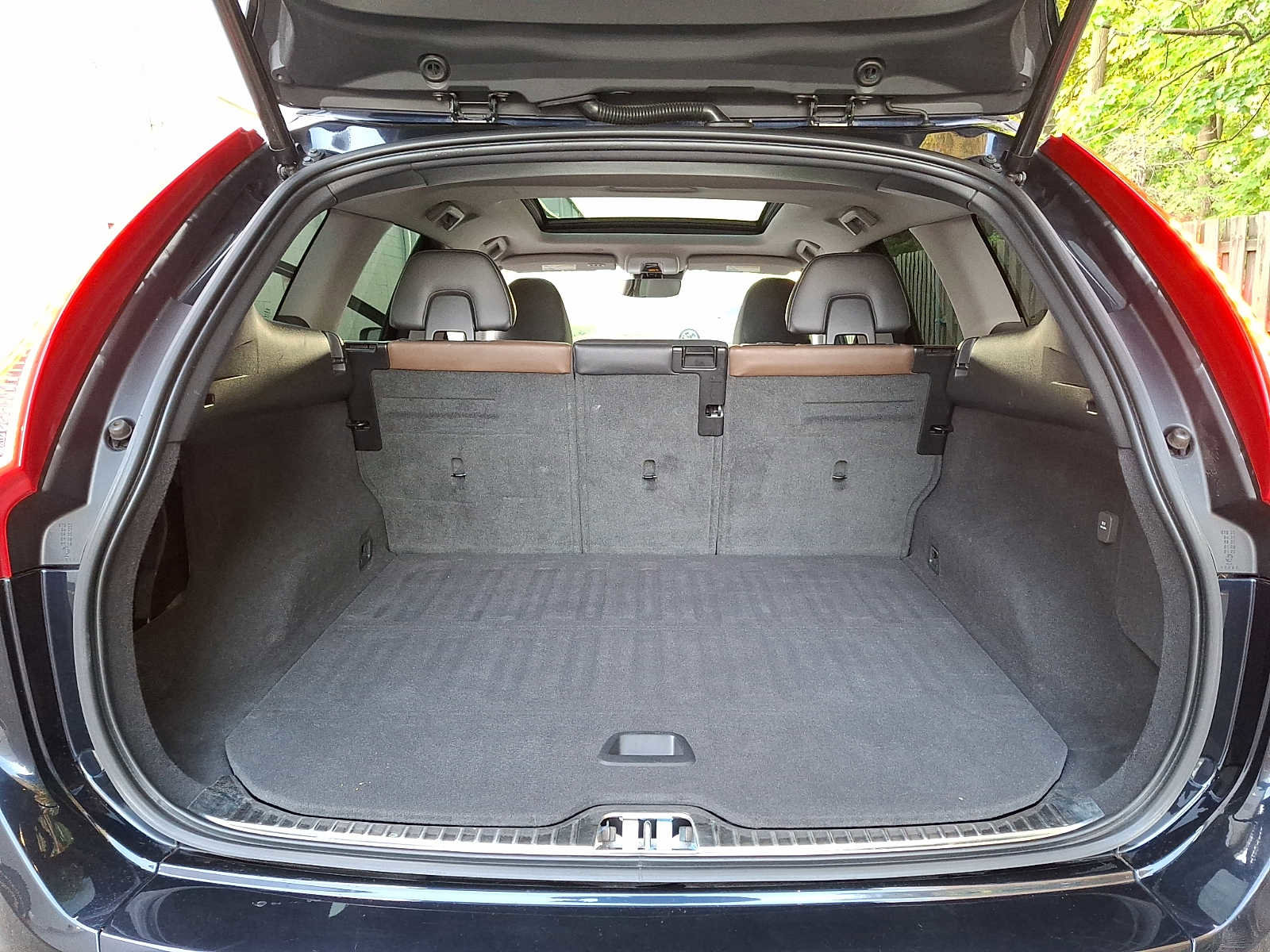Used 2017 Volvo XC60 T6 Dynamic w/ Preferred Option Package AWD/4WD image 26