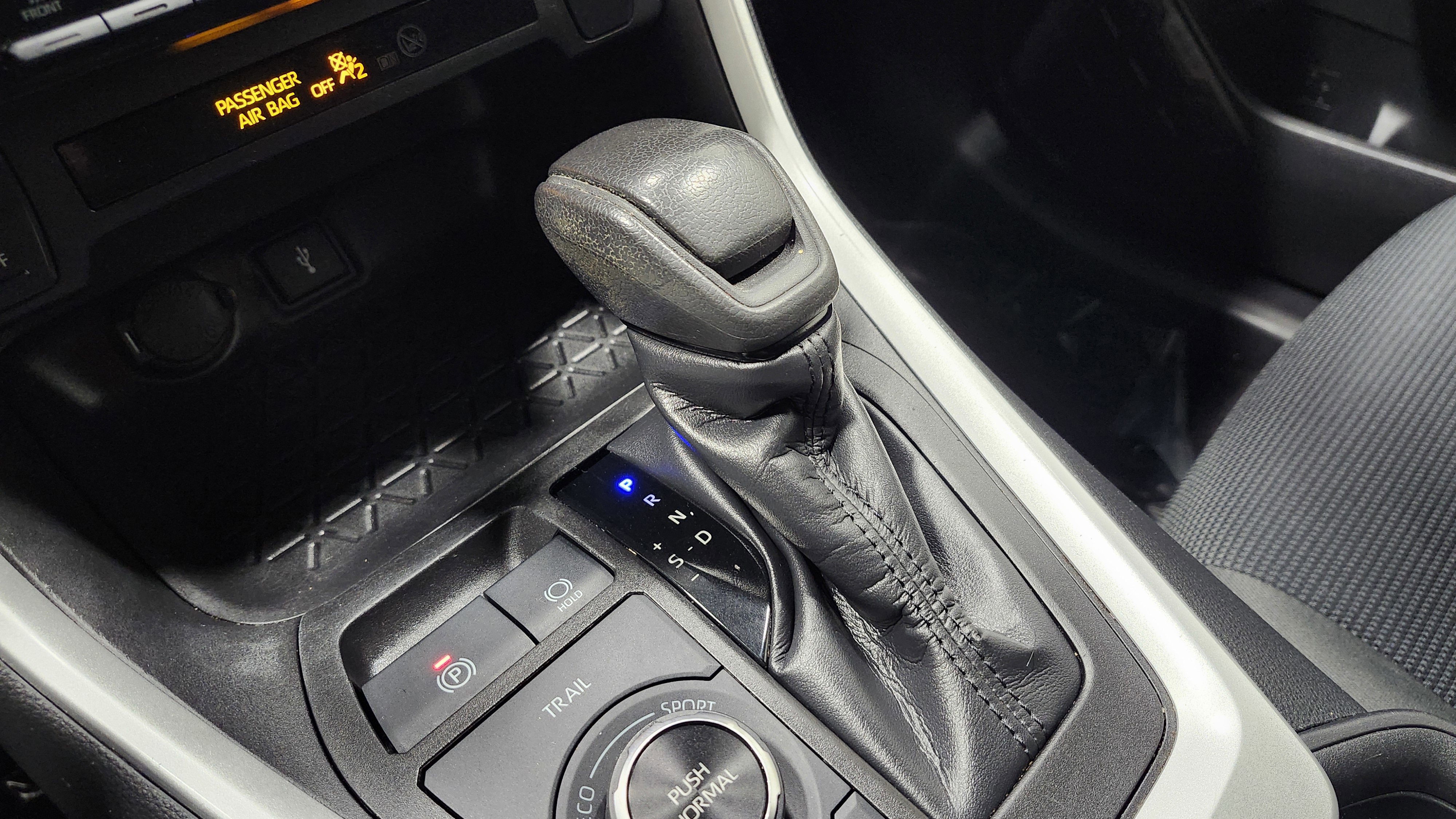 Used 2022 Toyota RAV4 LE image 30