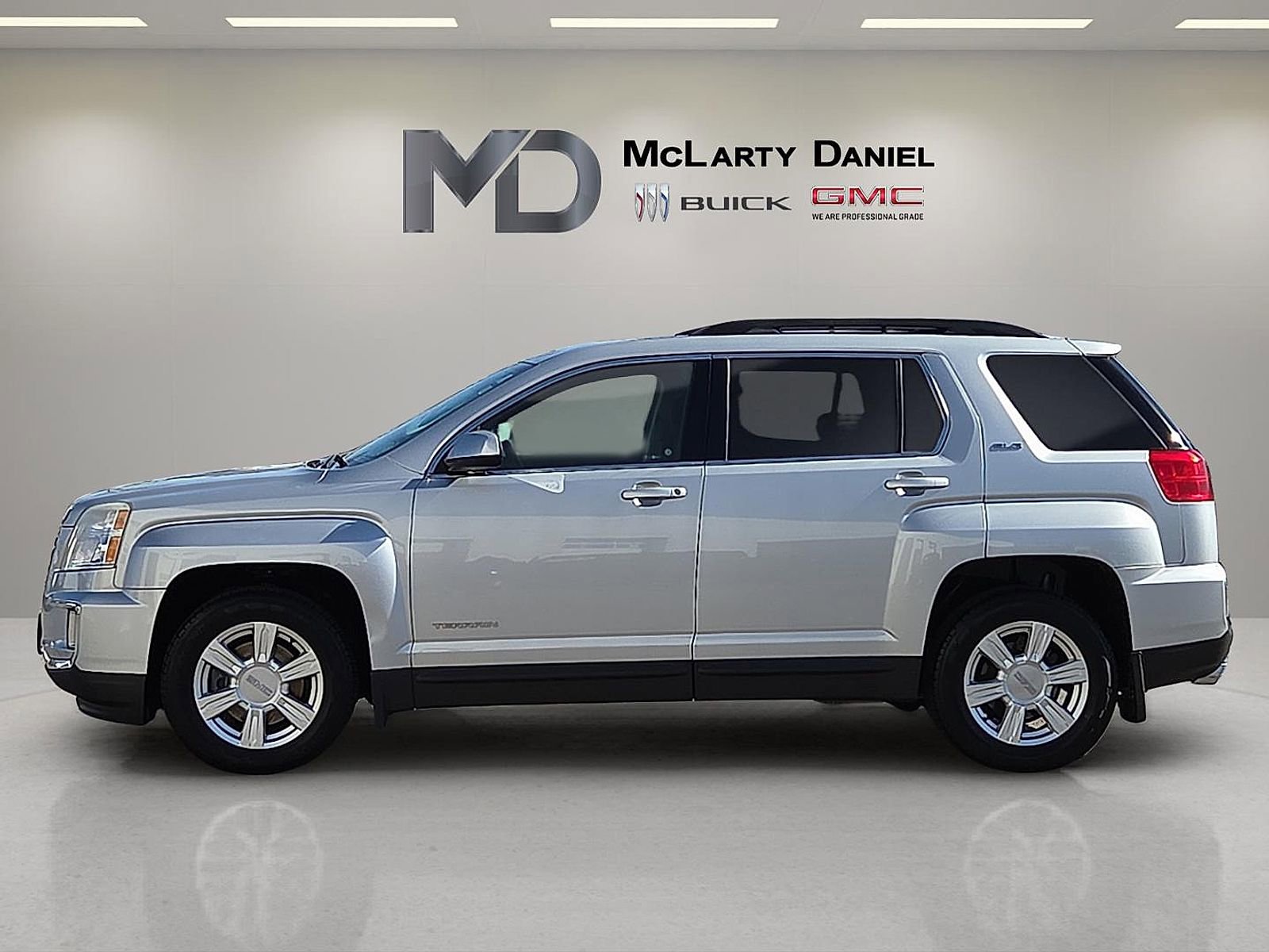 Used 2016 GMC Terrain SLE w/ Convenience Package image 3