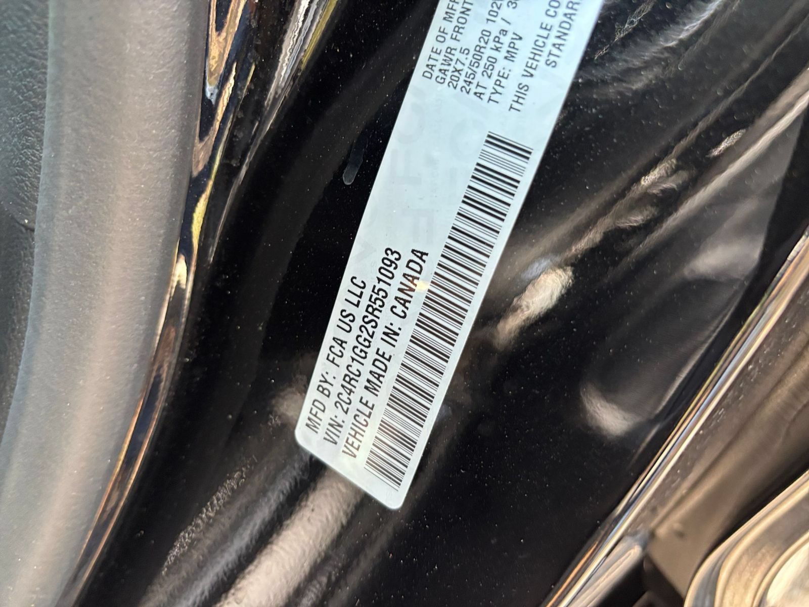 Used 2025 Chrysler Pacifica Limited FWD image 33