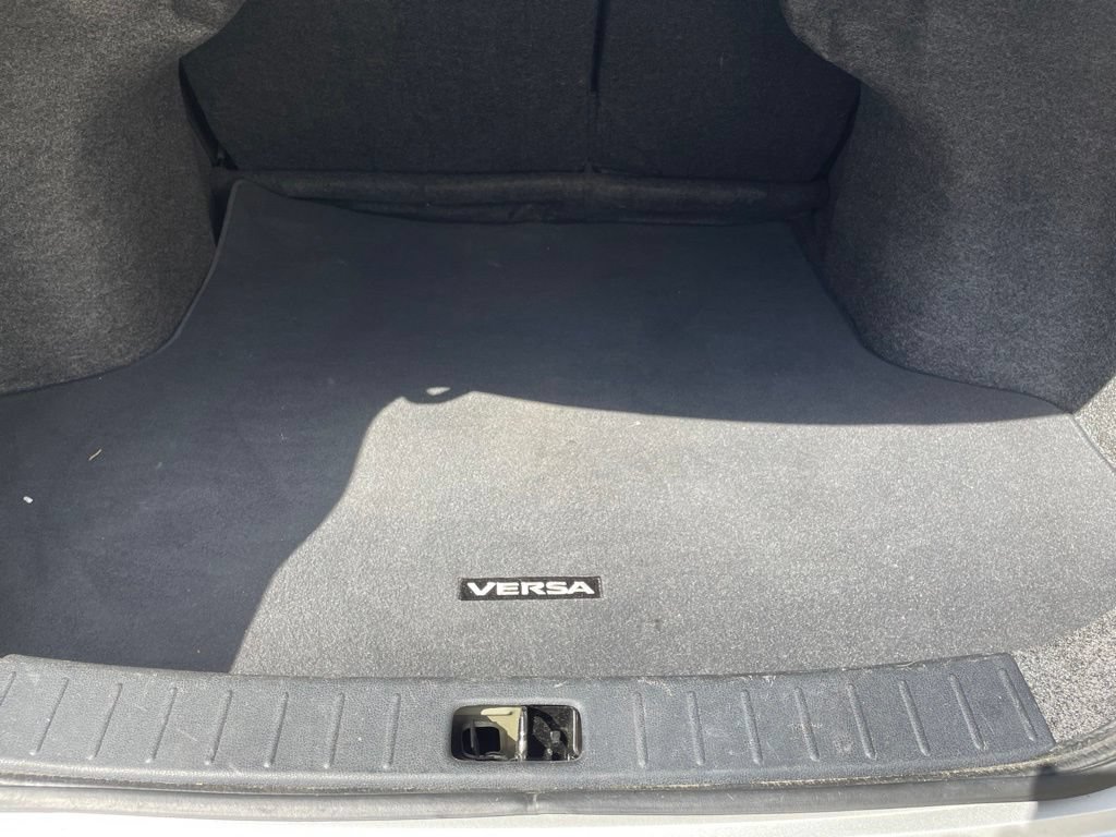 Used 2014 Nissan Versa SV w/ Convenience Package FWD image 21