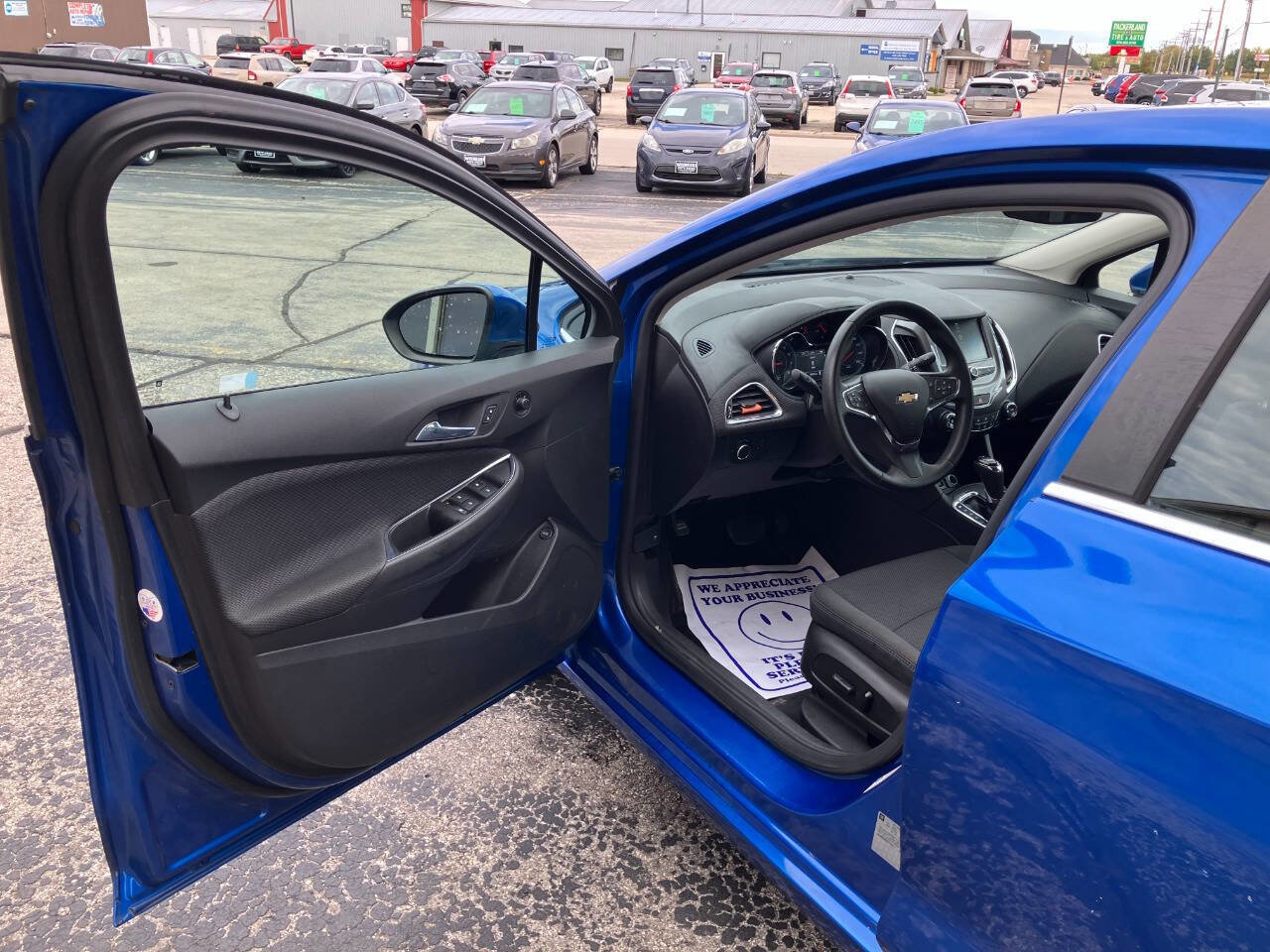 Used 2017 Chevrolet Cruze LT w/ Convenience Package image 9