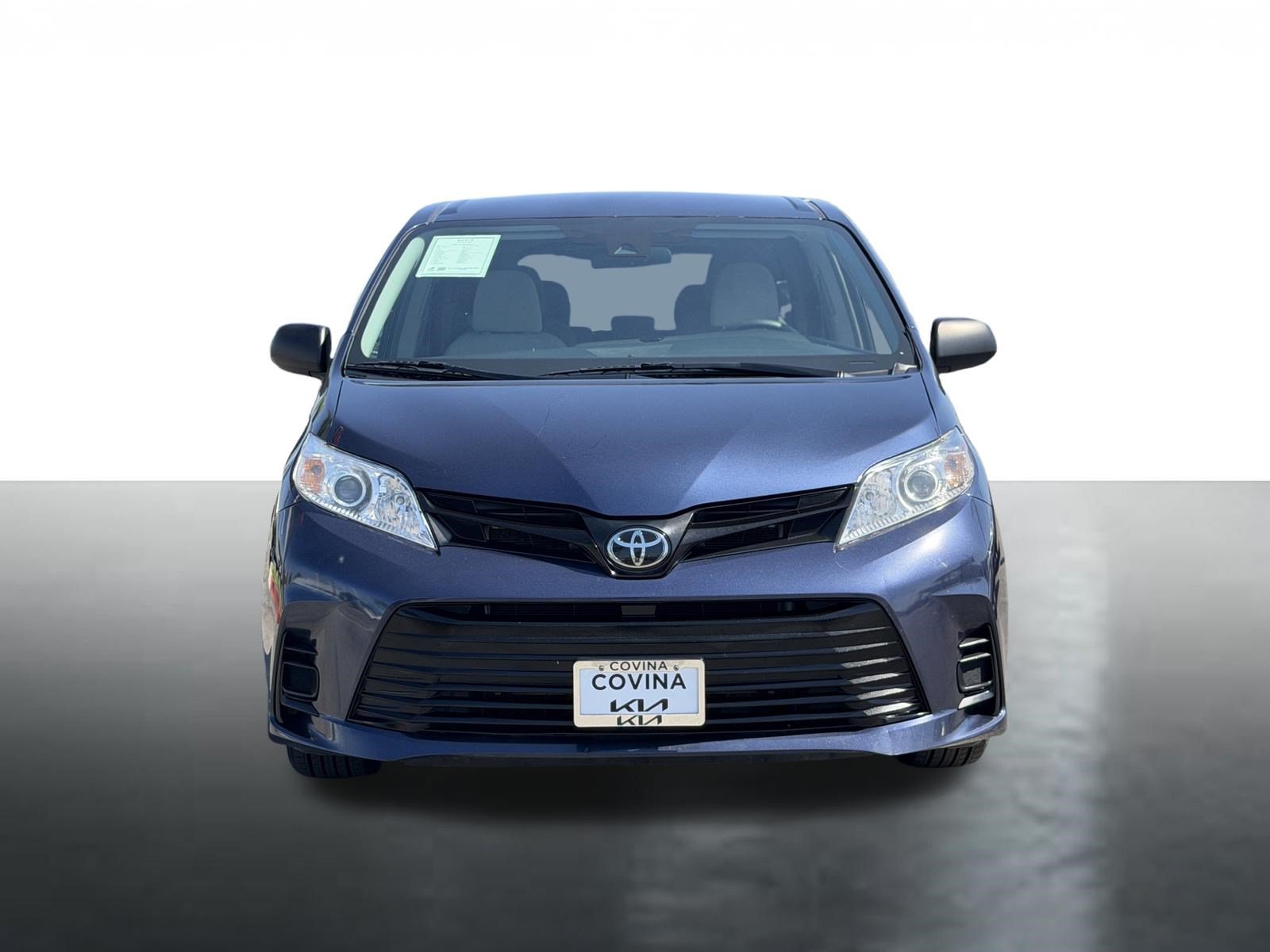 Used 2019 Toyota Sienna L FWD image 3