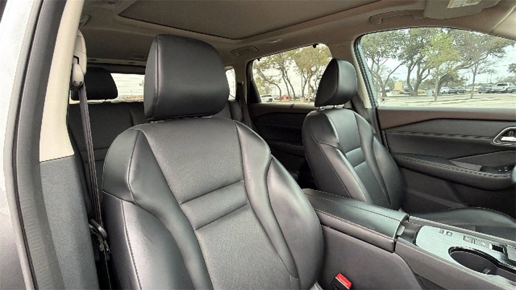 Used 2021 Nissan Rogue SV w/ Premium Package image 41